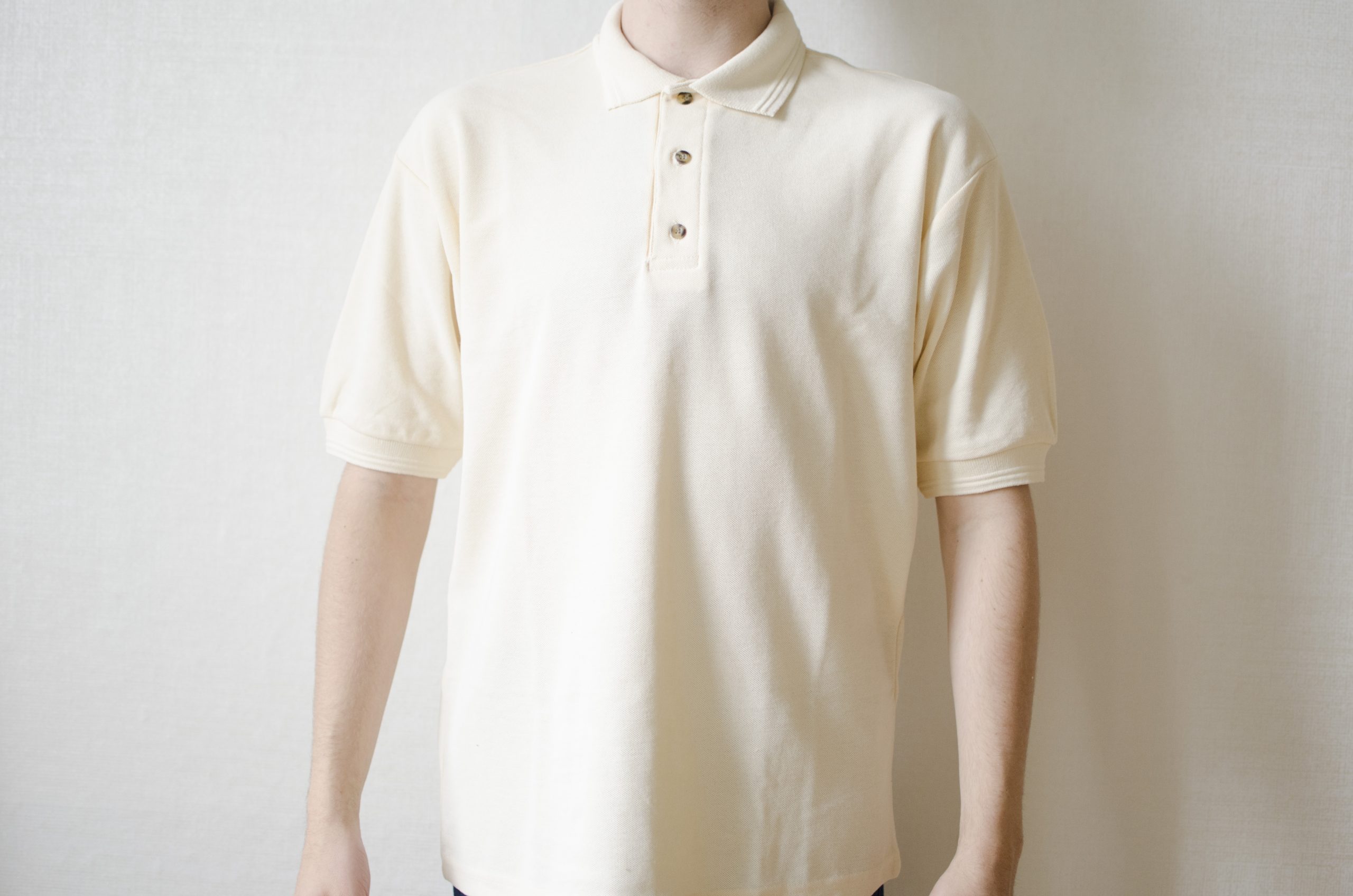 Camiseta Tipo Polo Hombre Color Beige – Moft